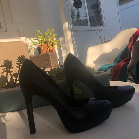 BCBGeneration 5 inch Heels - Picture 4 of 6